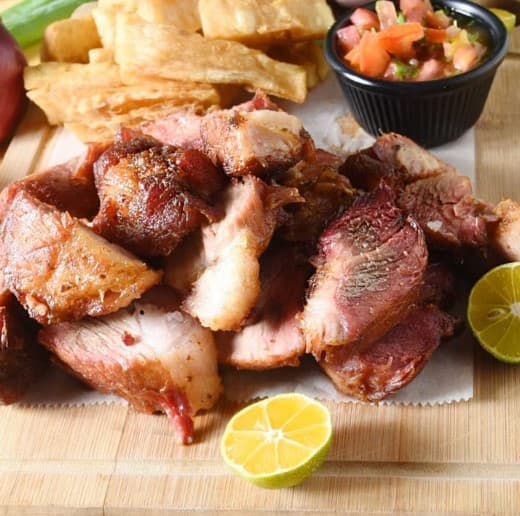Papas Supremas con Chicharrón