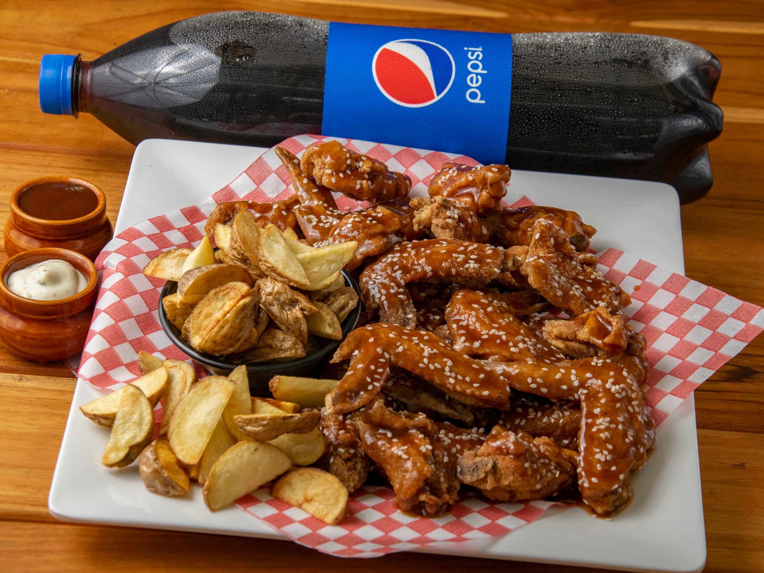 🍗Combo-28 Piezas de Alitas+Papas+Gaseosalitro🍟🥤