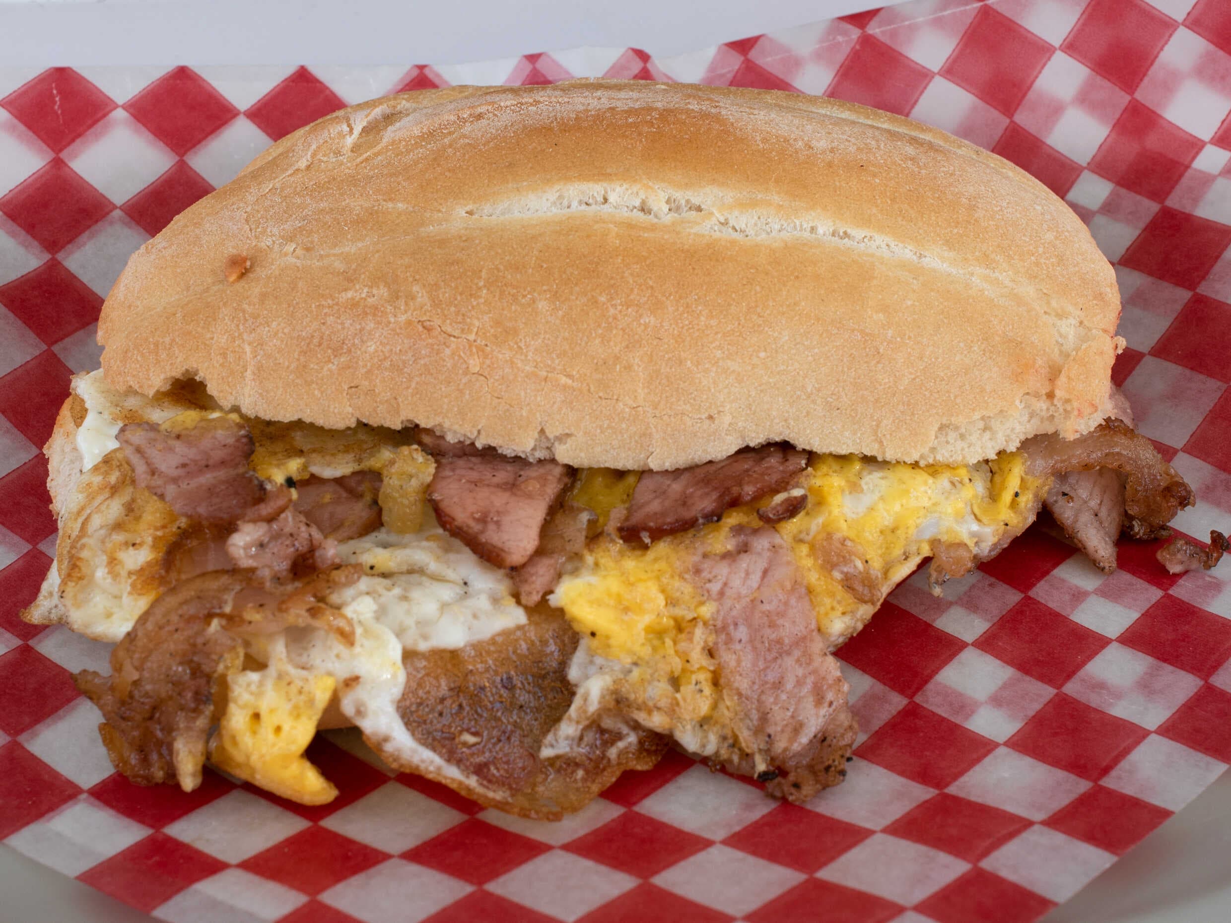 Torta Huevo con Tocino