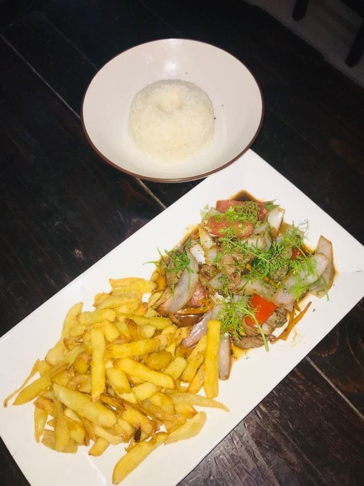 Saltado de Pollo