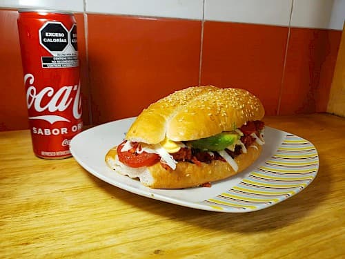 Torta de Pastor con Salchicha y Quesillo