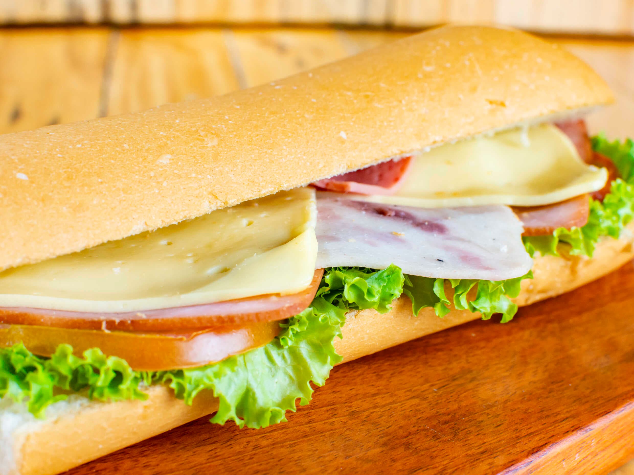 Sándwich Jamón Tipo Cordero
