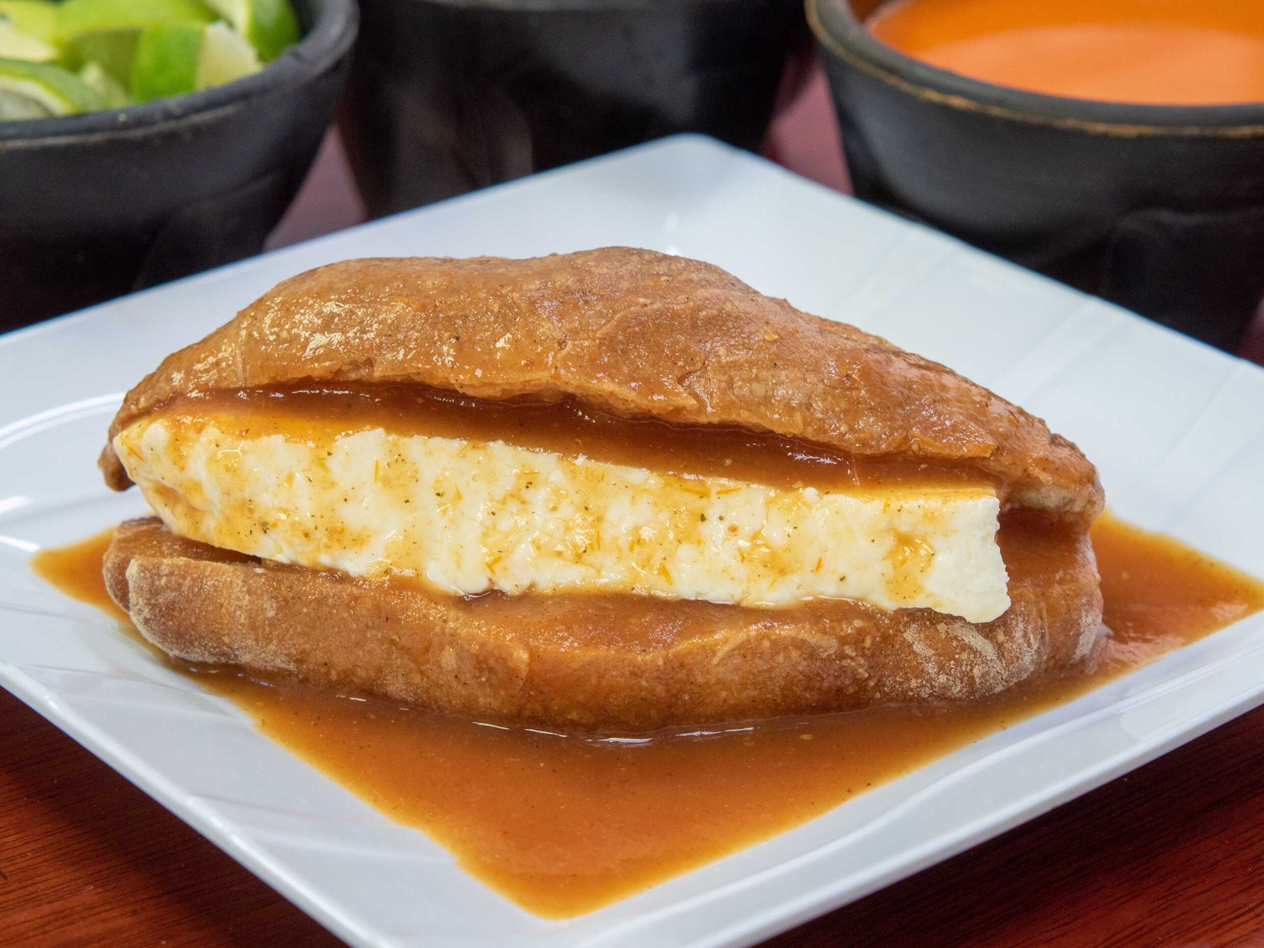 Torta Ahogada de Panela