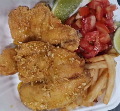 Filet de pescado al ajillo