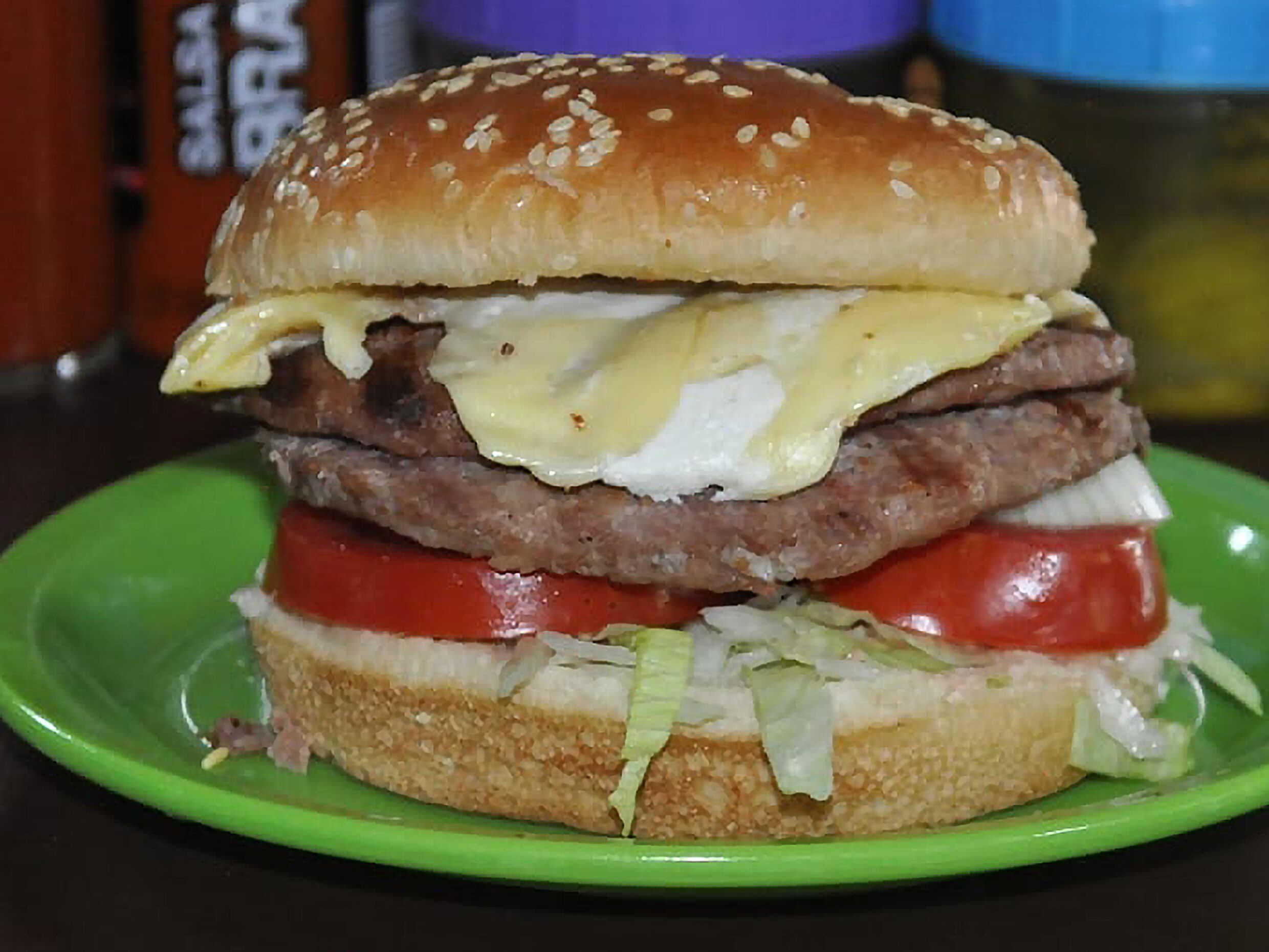 Hamburguesa Suiza Suprema Tocino