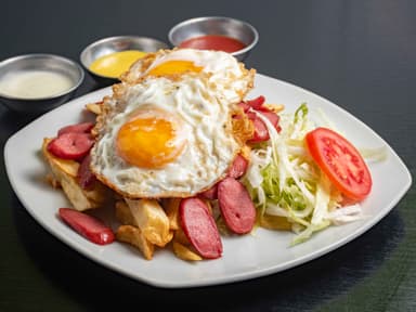 Salchipapa especial