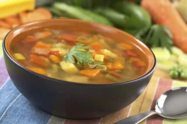 Sopa con Verduras y Olores