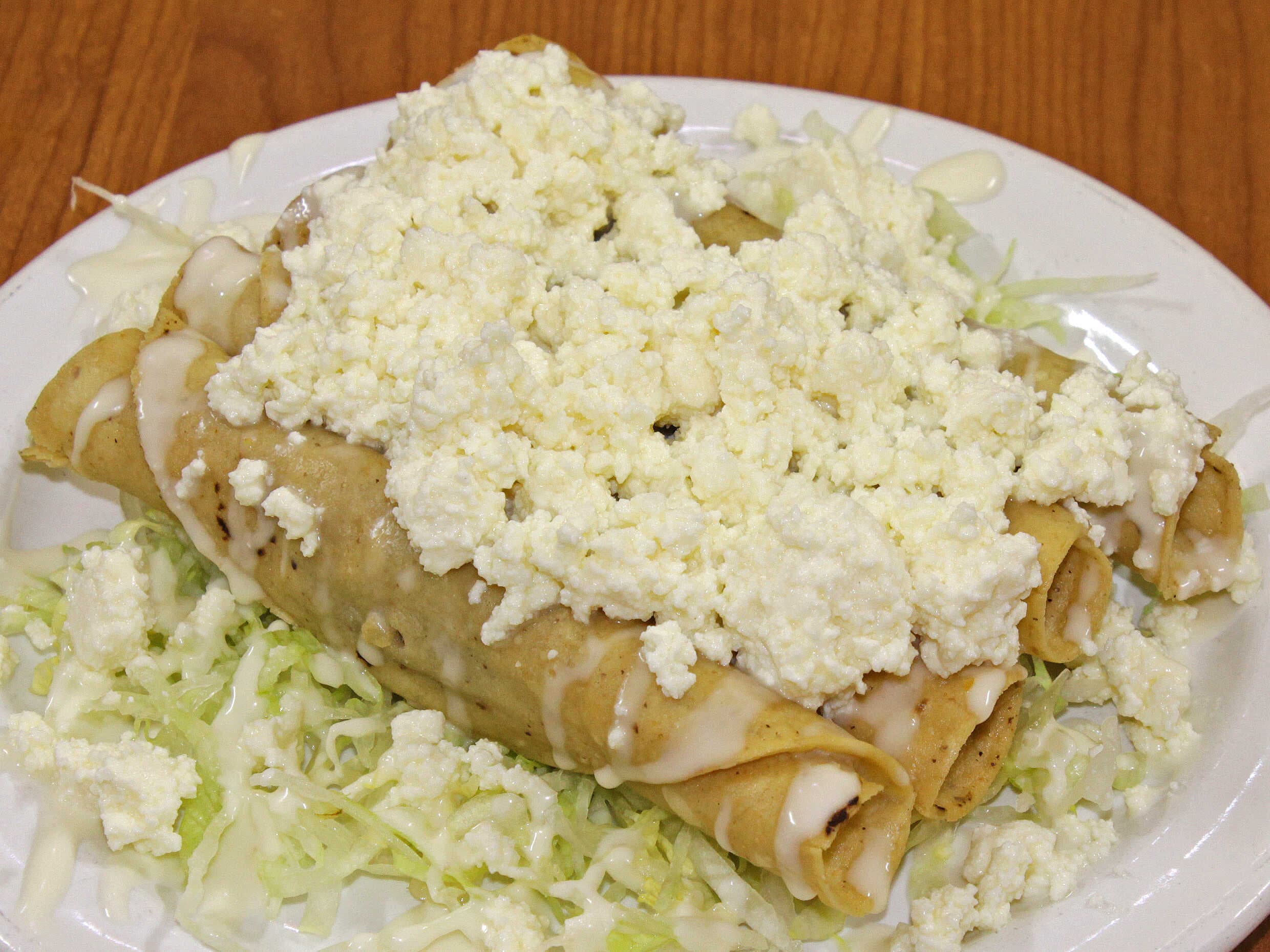 COMBO ( 1 Orden Tacos Dorados + Coca Cola 355 ML)