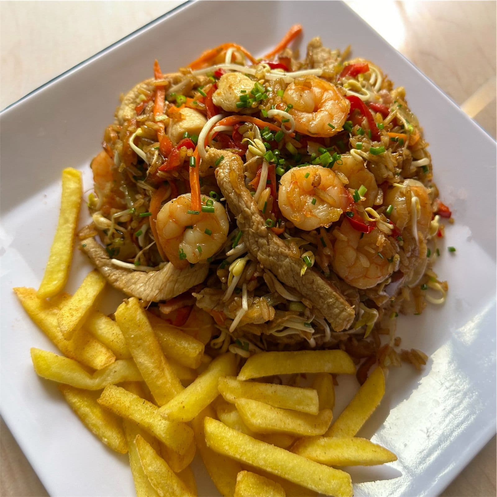 Arroz Chino Especial + Papas a la Francesa