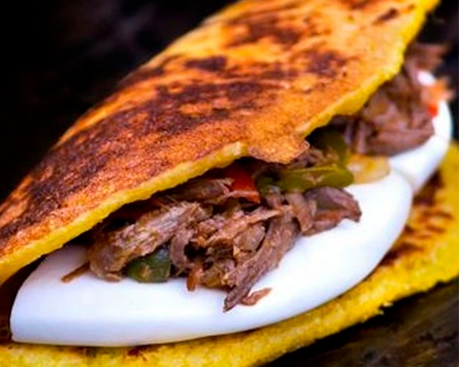 Cachapa Carne Mechada