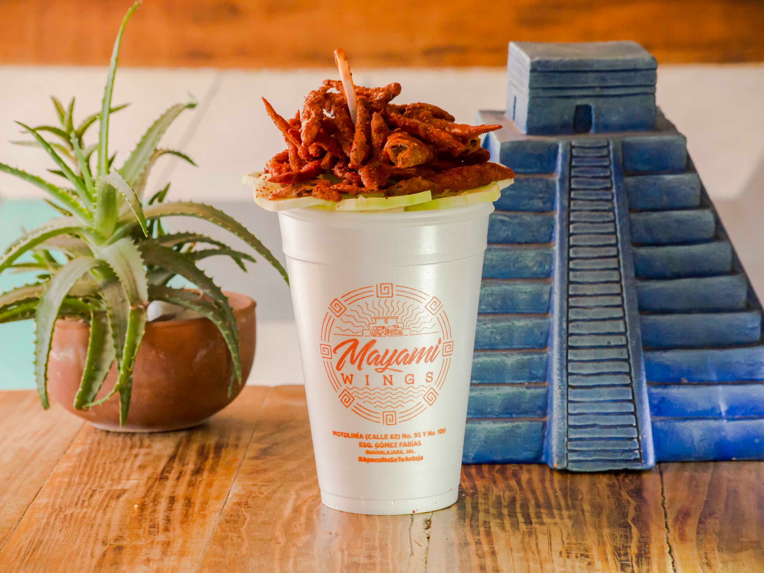 Michelada con Charal más 2 Botanas