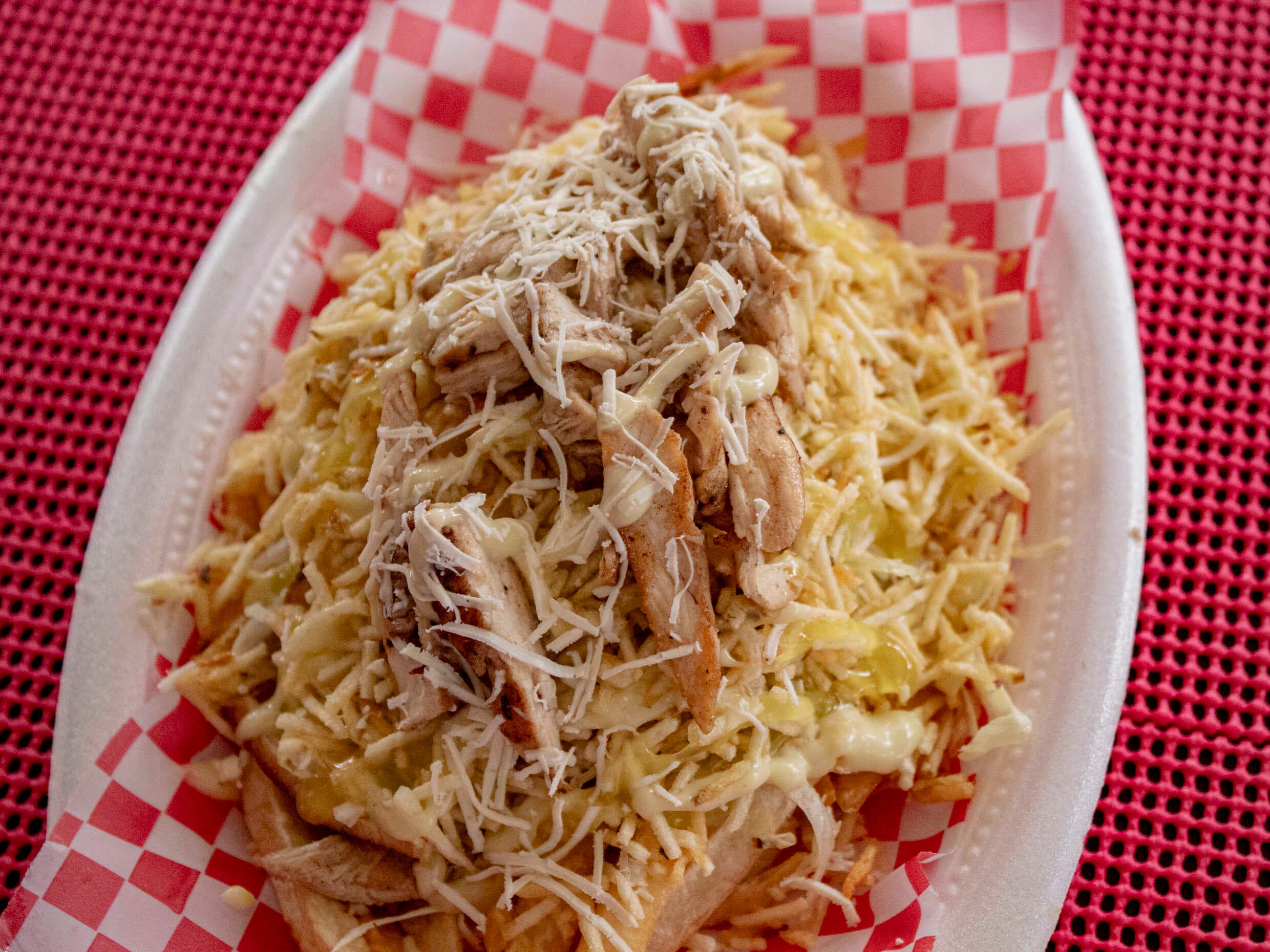 Salchipollo + Gaseosa 250 Ml