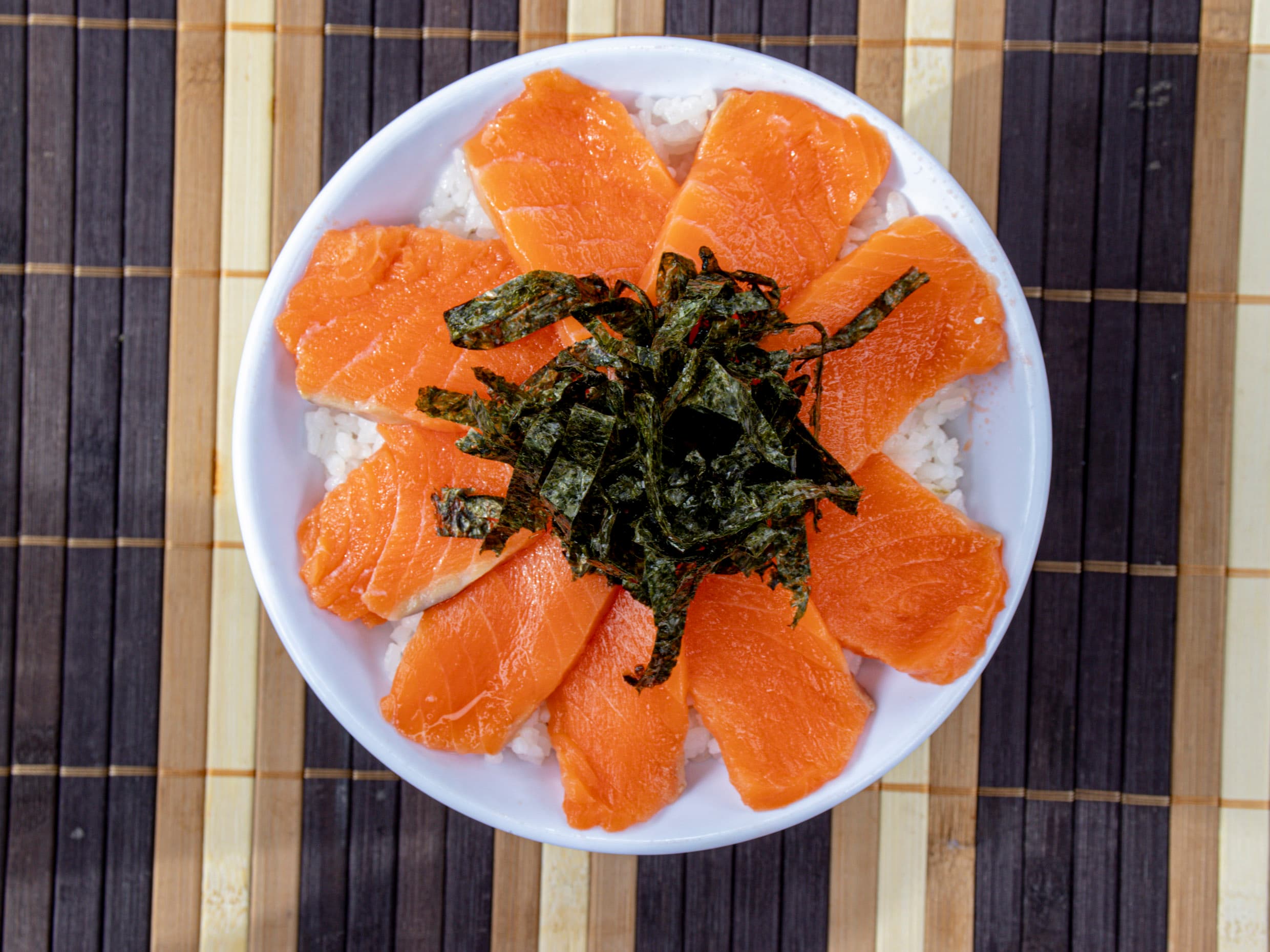 Domburi Salmón
