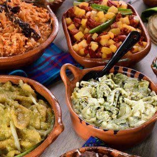 TINGA DE POLLO AL COMAL