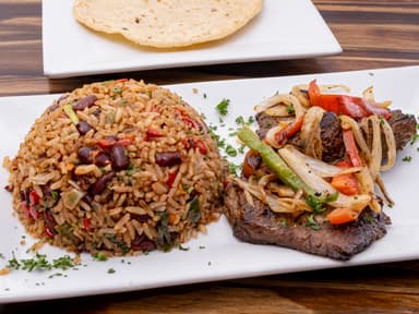Gallo Pinto + Proteína