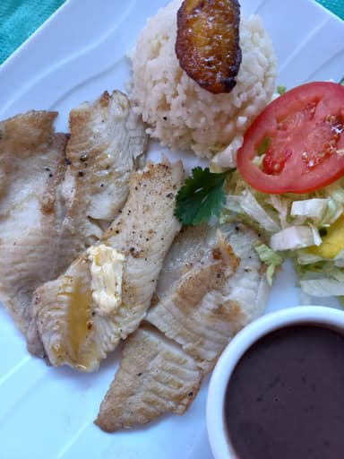 FILETE DE PESCADO ALA MANTEQUILLA
