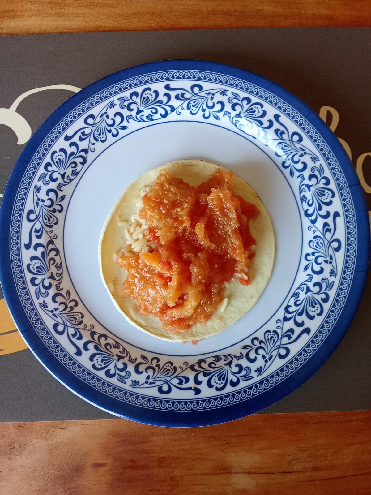 Taco Chicharrón en salsa roja
