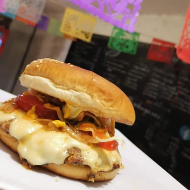Hamburguesa 4 Quesos