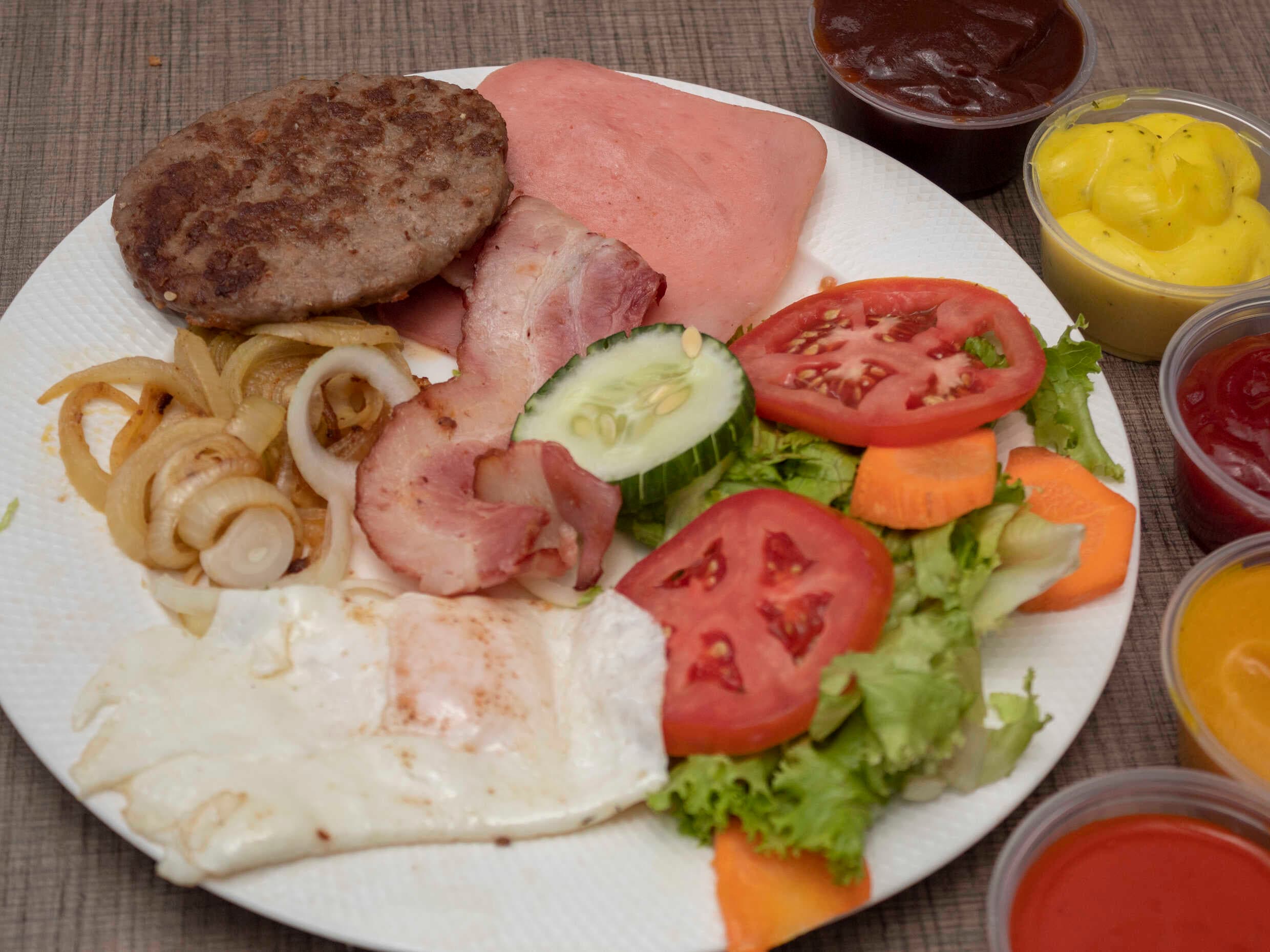 Ketoburguesa con Tocineta