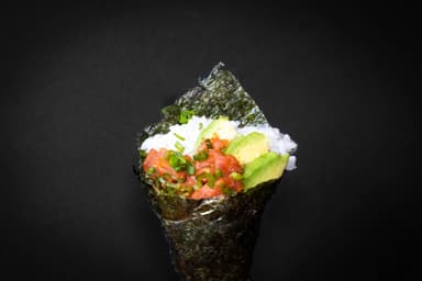 Temaki de atún spicy