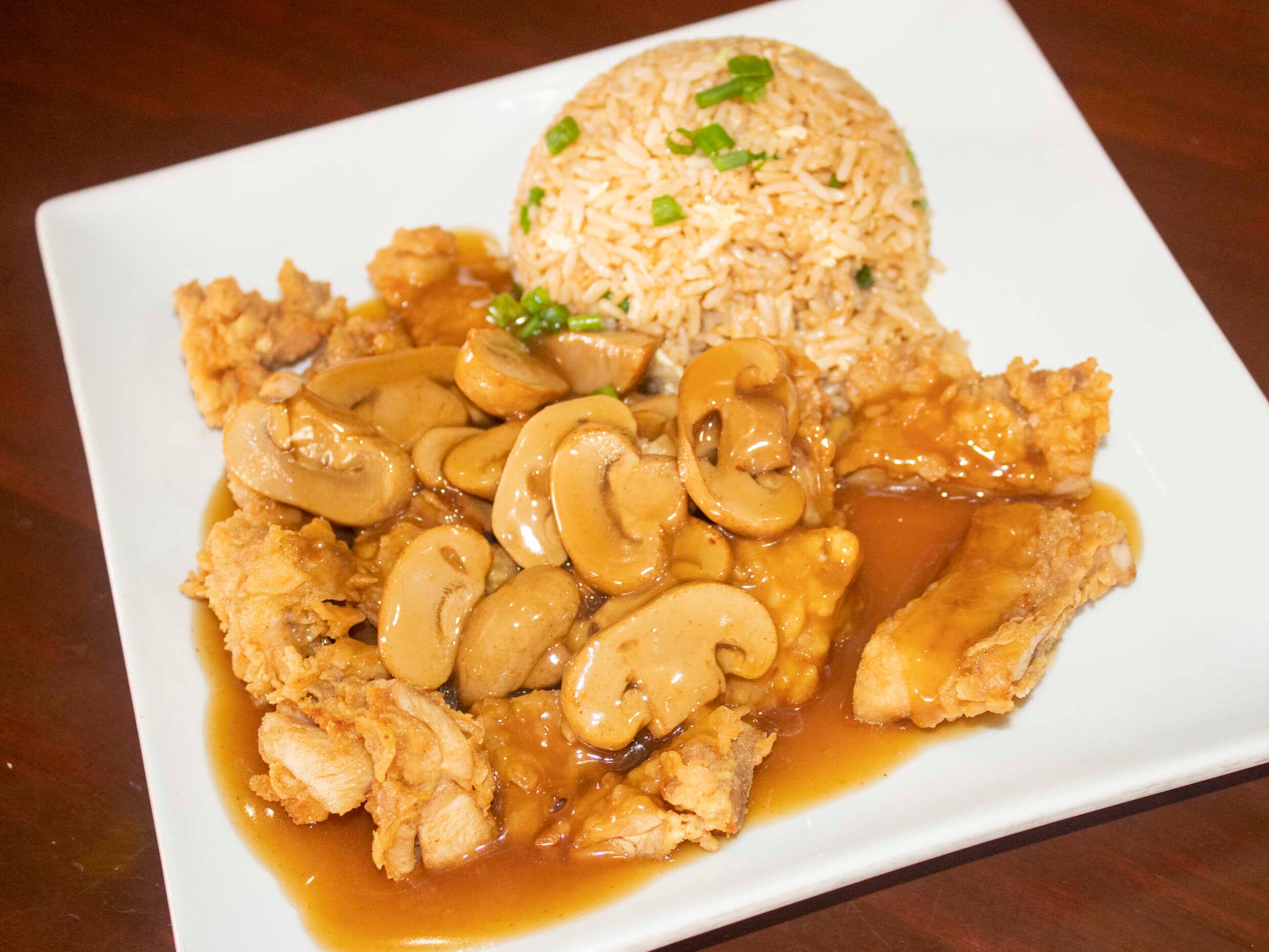 Chijaukay con Champiñones + Chaufa + Entrada