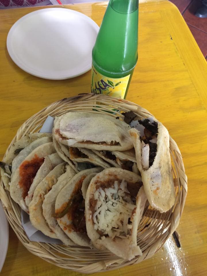 Gordita de Arroz con mole