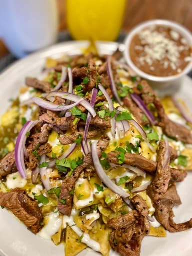 Chilaquiles con Arrachera