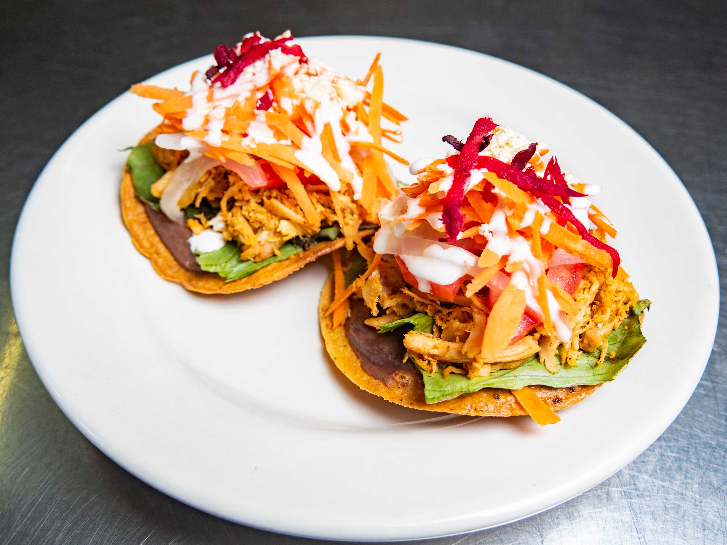 TOSTADA DE POLLO