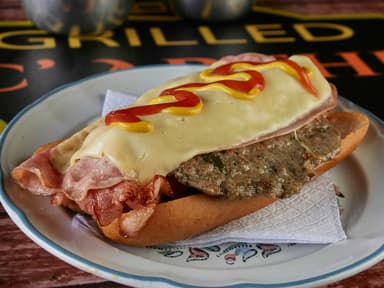 Hot Dog (a elegir) + papas + agua de sabor 500 ml