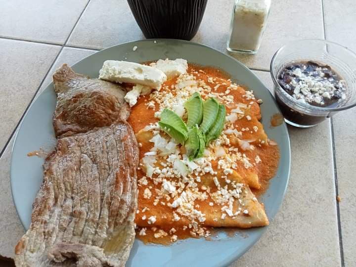 CHILAQUILES Carne Asada