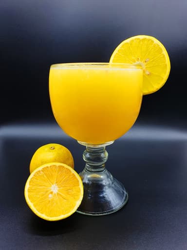 Jugo de Naranja Medio Litro