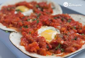 Desayuno de Huevos Divorciados