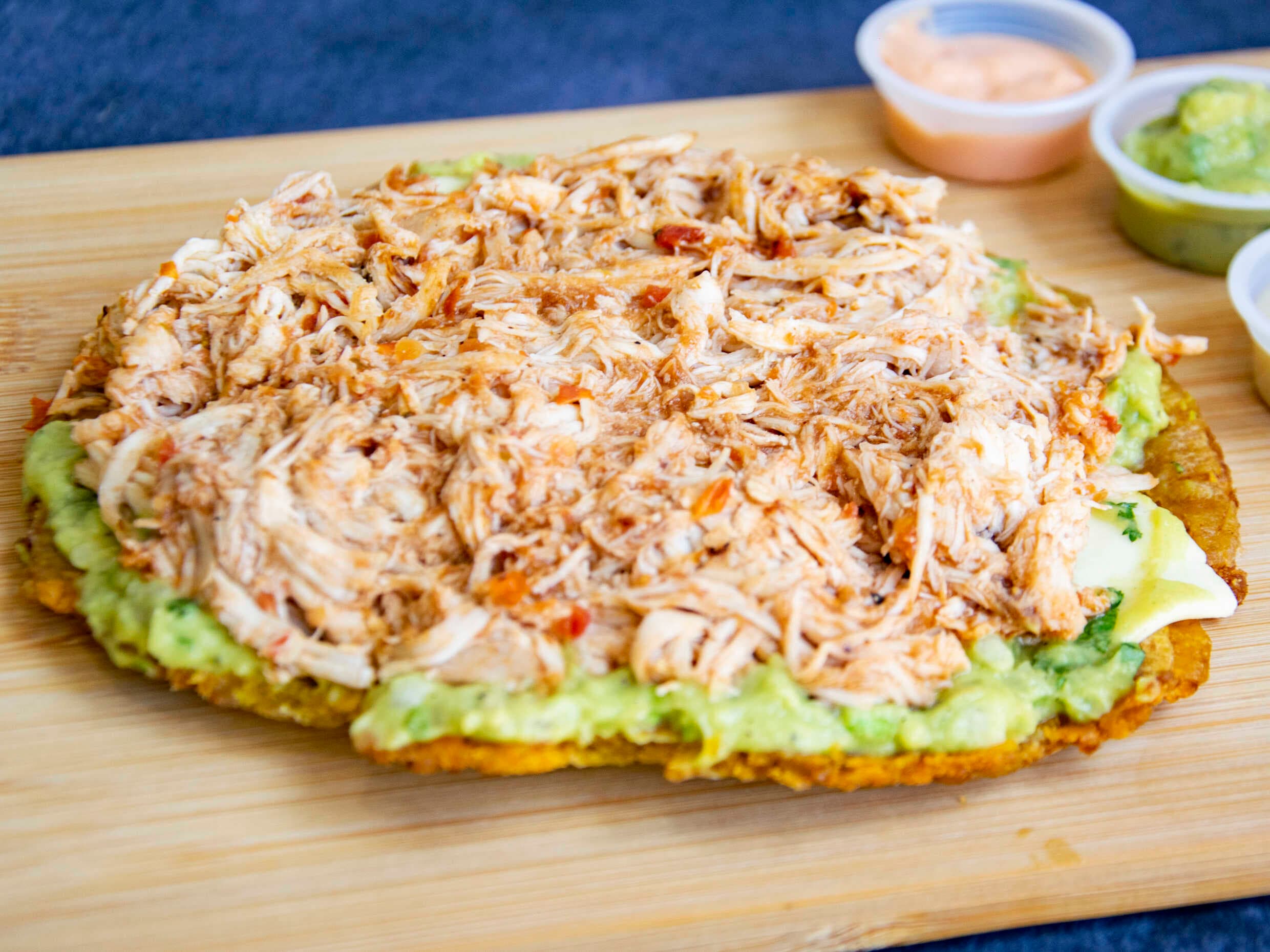 Patacón con Pollo
