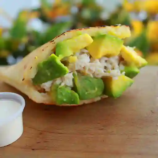 Combo Arepa Reina + Papas + Bebida