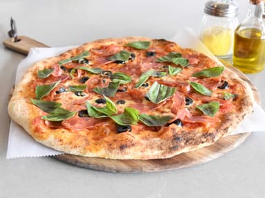 Pizza Clásica Italiana Diavola Negra