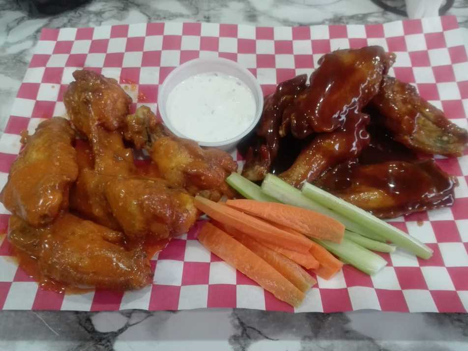 Combo Fiesta (Papas Gajo-Boneless-Alitas 15 Pzas).