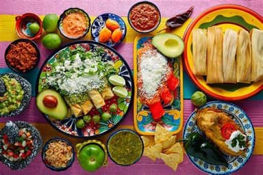3 ENTOMATADAS DE POLLO CON 2 GUARNICIONES