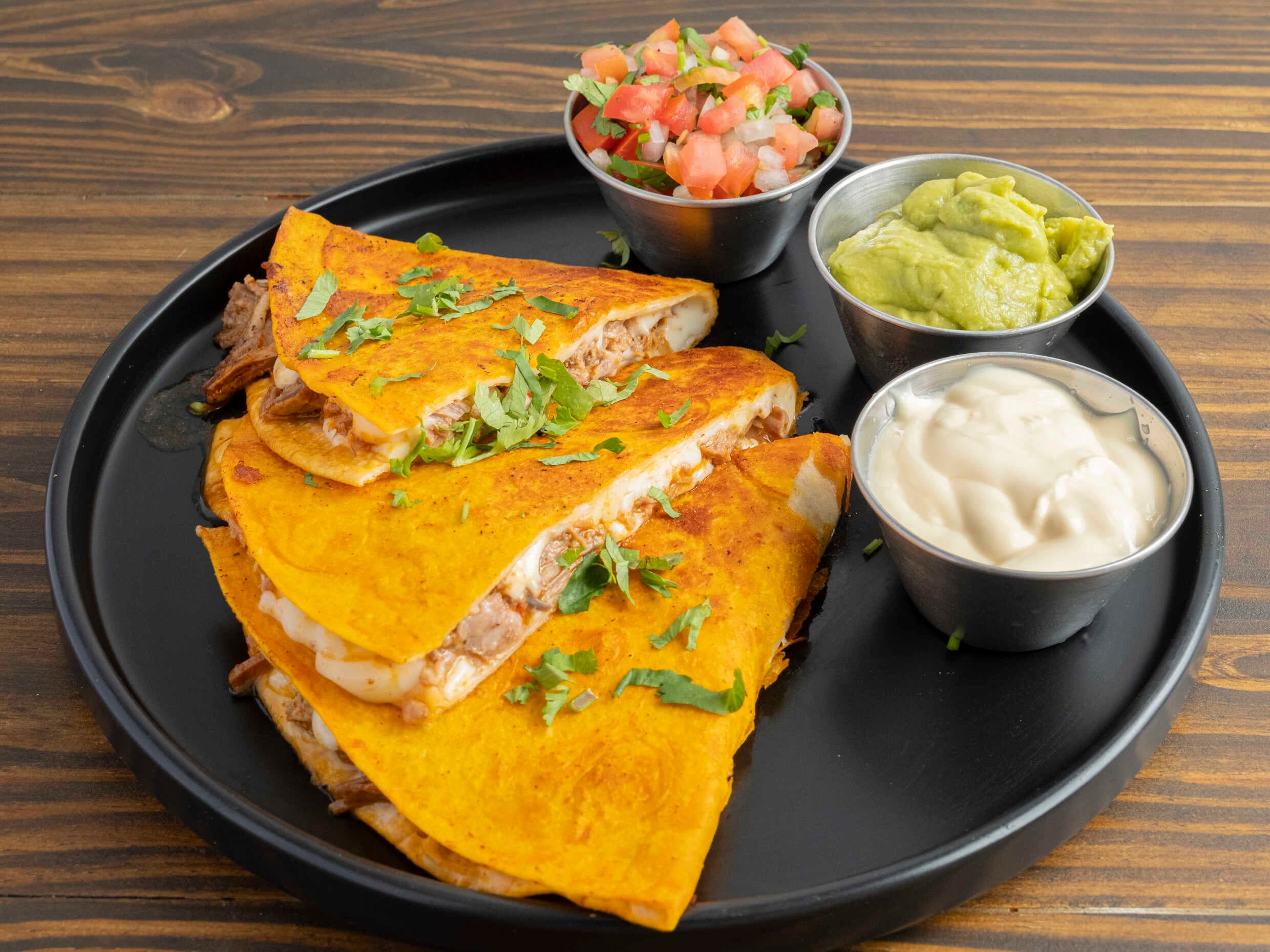 Quesadilla (Birria, Pastor ó Cochinita)