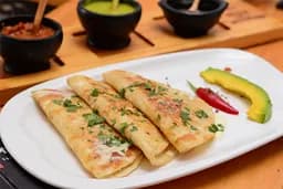 Quesadillas Mixtas (Pollo, Res y Pastor)