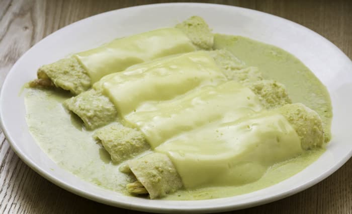 Suizas rellenas + Agua del día