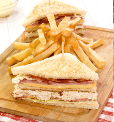 Sándwich de Jamón con Papas