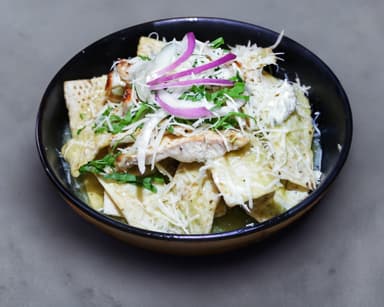 Chilaquiles Verdes con Pollo