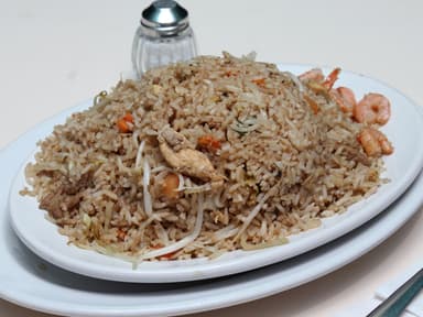 Chau Fan con Pollo, Res o Cerdo