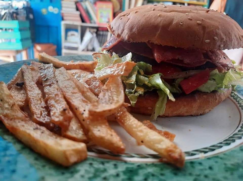 Combo hamburguesa con papas + limonada