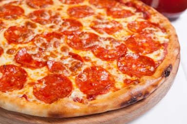 PROMO Pizza Pepperoni 25 Cm + Limonada