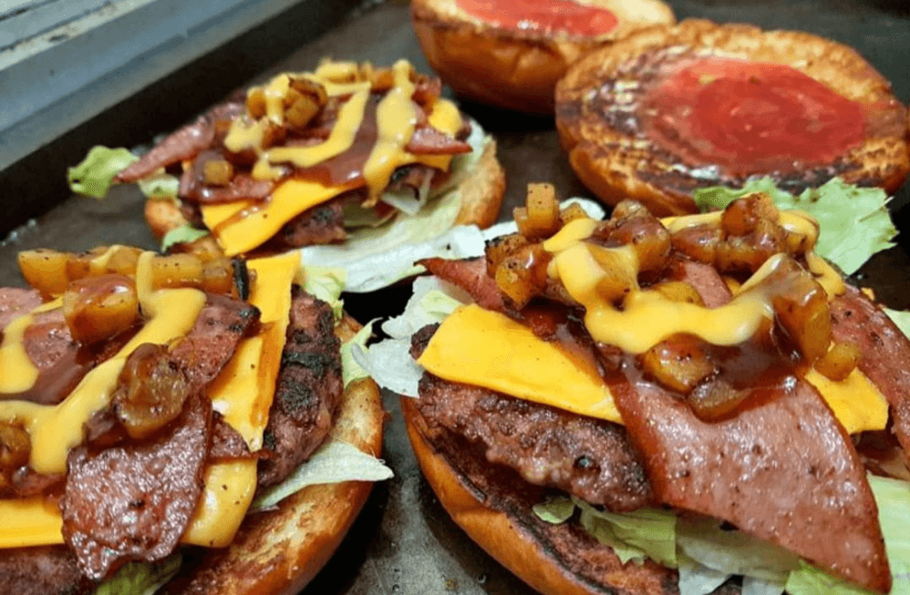 Hot dog sencillo+Hamburguesa hawaiana