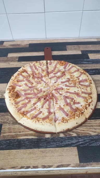 PIZZA HAWAIIANA