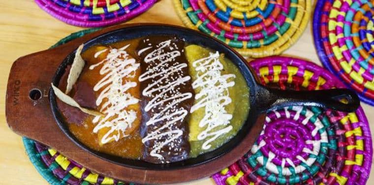 Enchiladas de Pollo Mechado