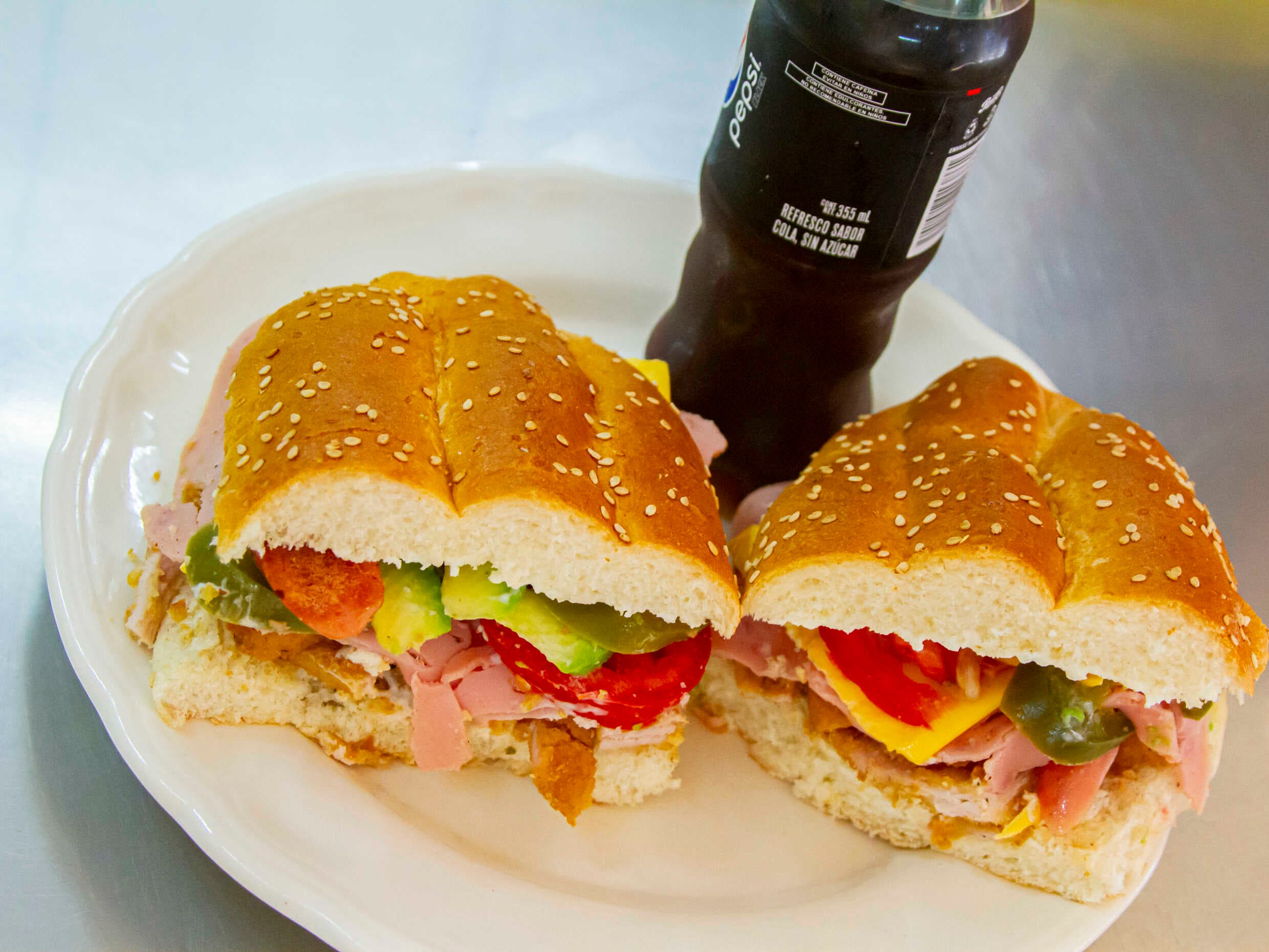 Combo-Torta Gigante Cubana+ 1 PEPSI De 350m