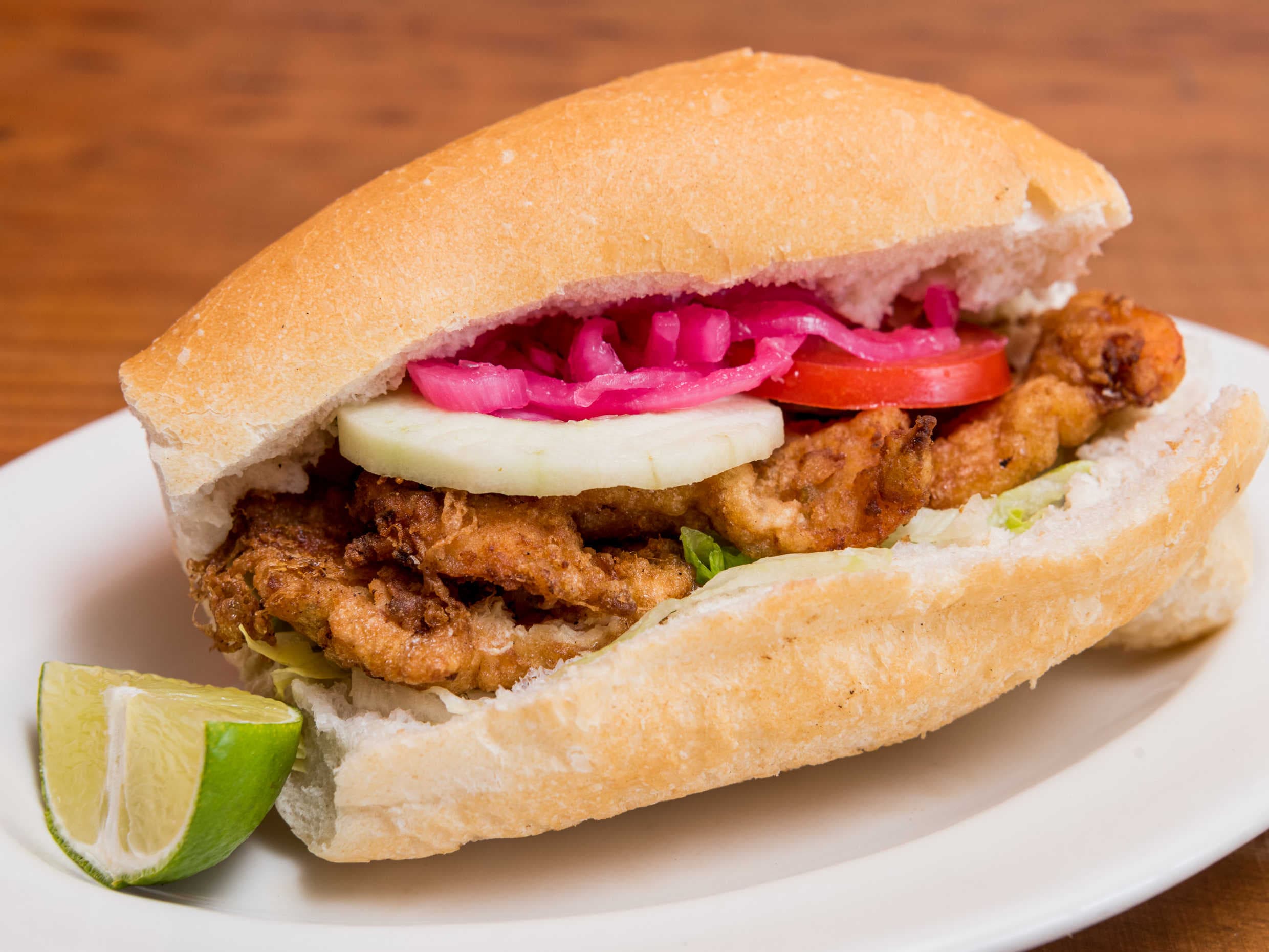Torta de Camarón Empanizado.